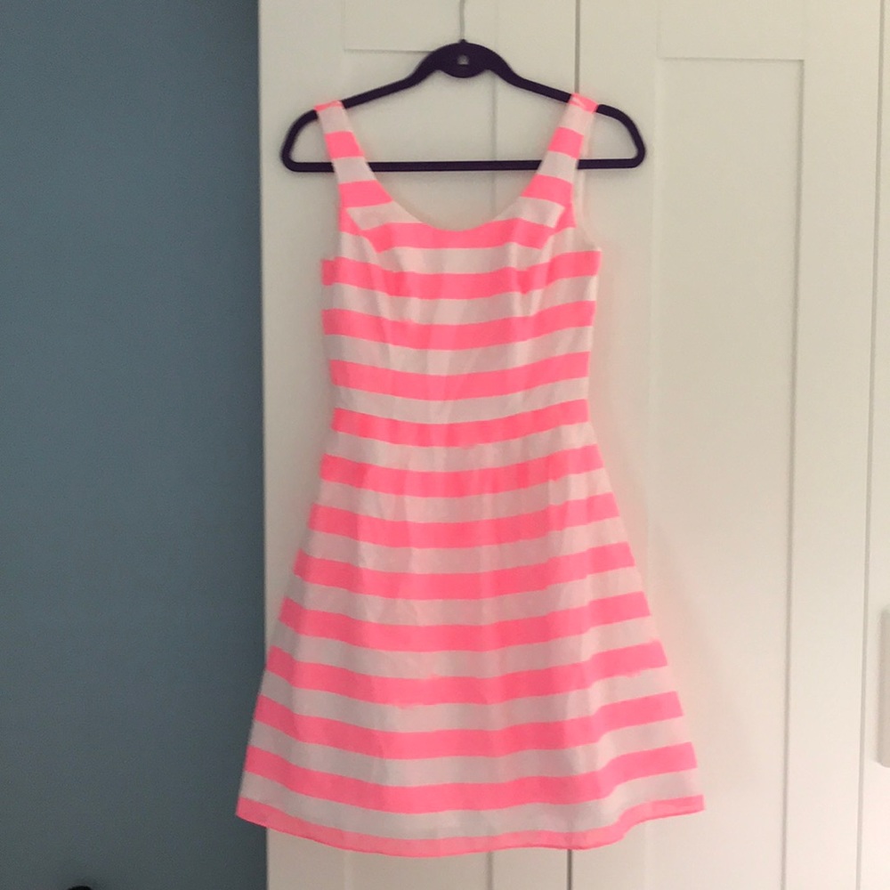 Gorgeous pink and white Lilly dress!